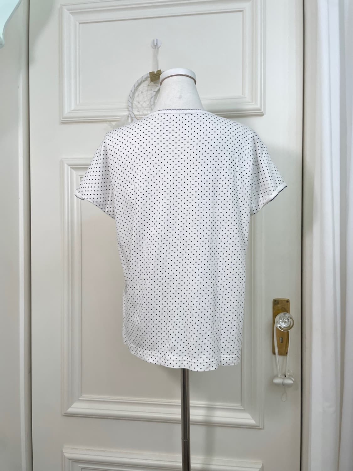 white navy dot basic cotton top 상품이미지3