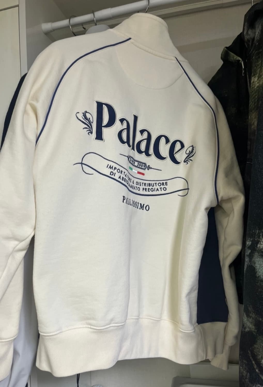팔라스  palace 이탈리아 집업 퍼넬 소프트 화이트 - 24SS 상품이미지2
