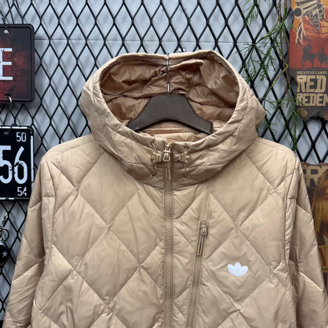 아디다스 퀼팅 다운 패딩 점퍼 트레포일 로고 포인트 브라운 상품이미지3