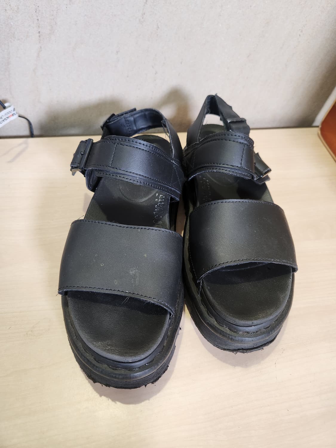 Dr. Martens VOSS 샌들 | 여름 스트릿 필수템 🖤

 상품이미지1