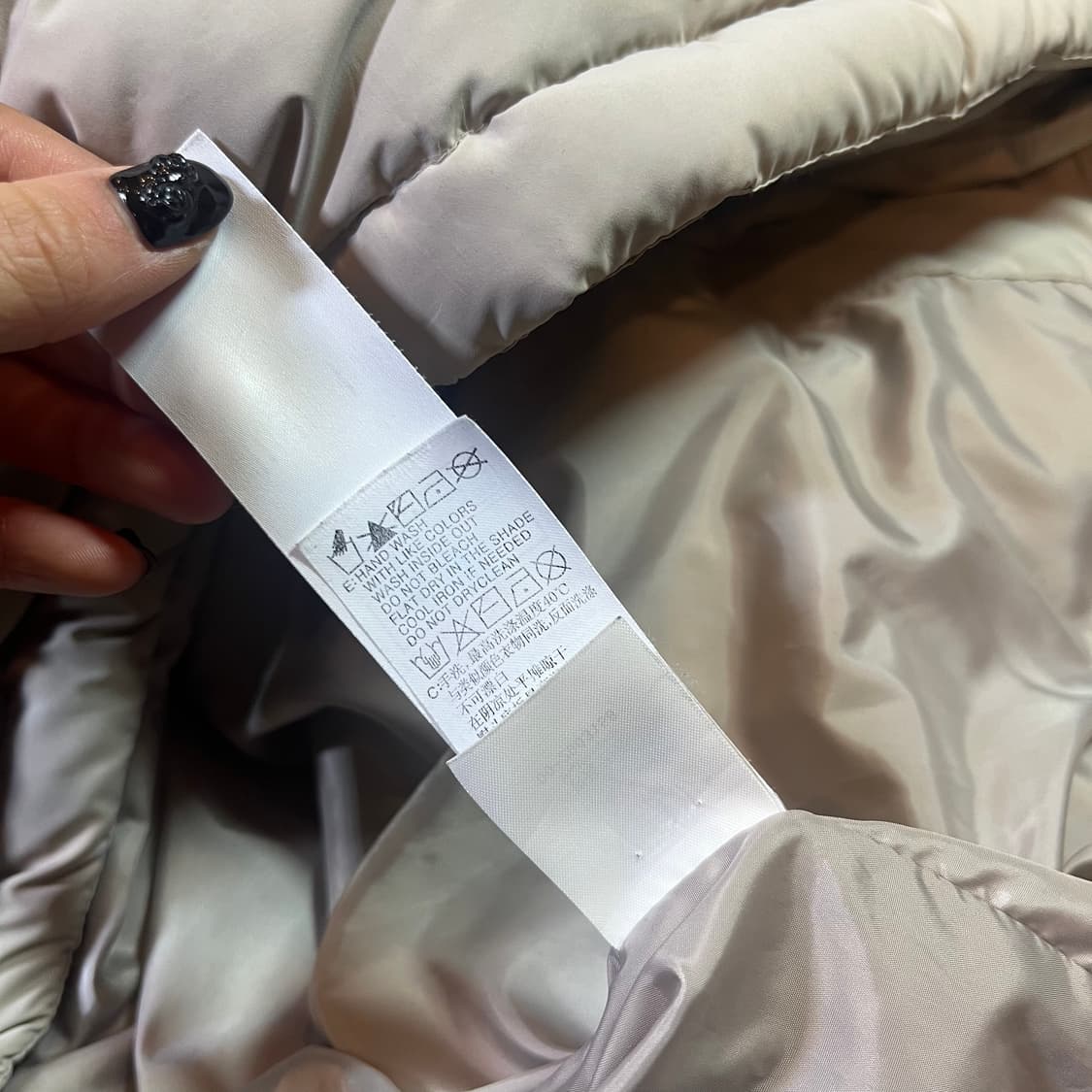 게스 우먼 숏 패딩 상품이미지4