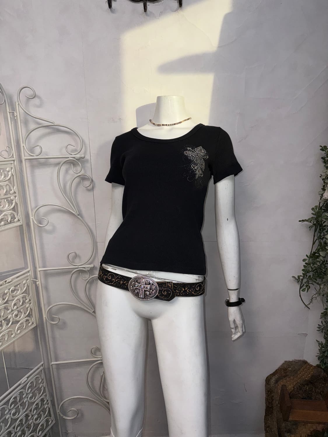 Black bold stud cross half t  상품이미지5