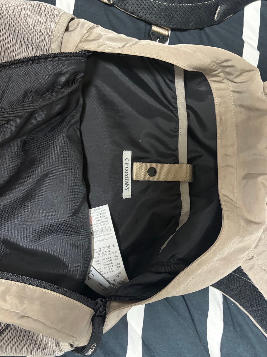C.P. Company nylon B lens back pack 상품이미지3