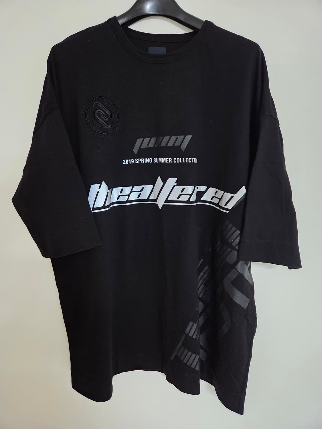 키드밀리 착용 준지 티셔츠 블랙 상품이미지2