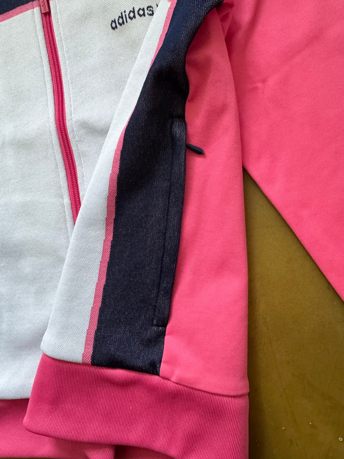 아디다스 3S 올드스쿨 화이트 핑크 트랙탑  상품이미지4