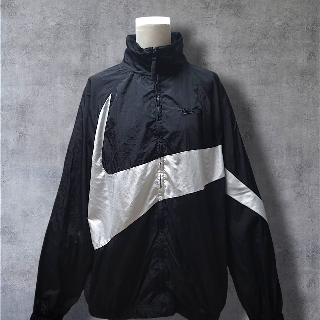 [2XL] 나이키 블랙&빅 화이트 스우시 바람막이 윈드브레이커 상품이미지3