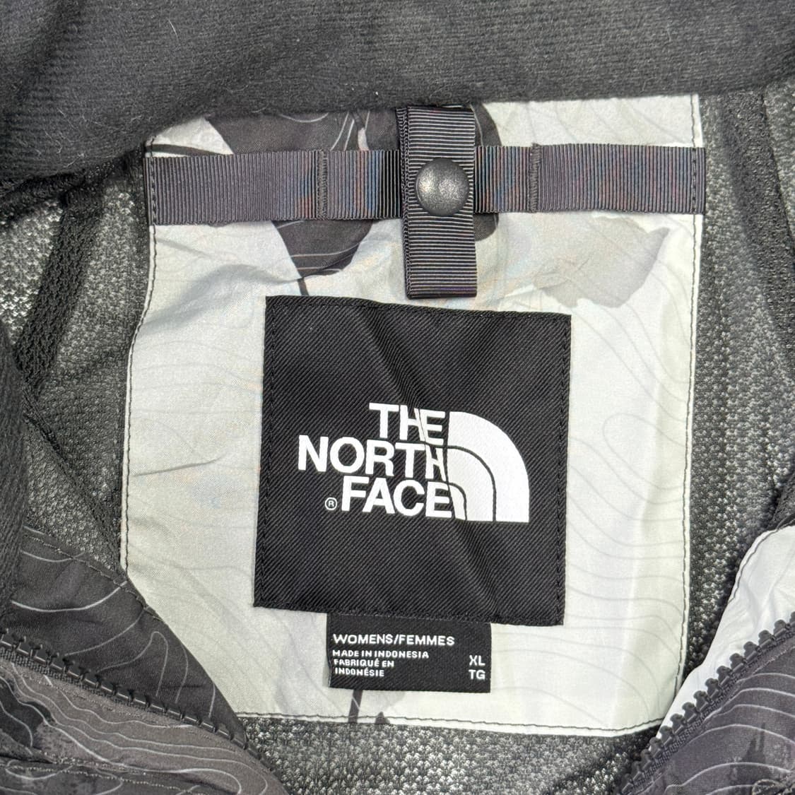 노스페이스 해외판 카모 플라워 바람막이 XL 상품이미지7