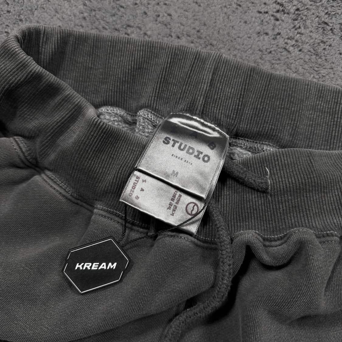 IAB STUDIO 아이앱 스튜디오 블록 피그먼트 스웻 팬츠 상품이미지4