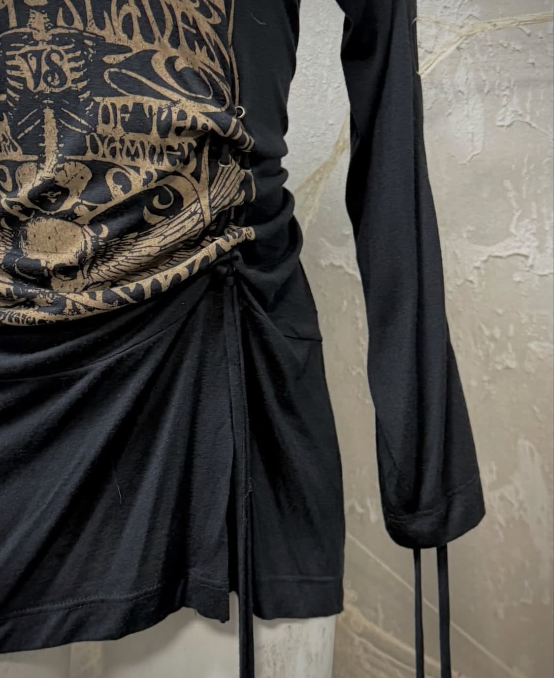 셀비지 셔링드레이프 로프디테일 롱슬리브 상품이미지4