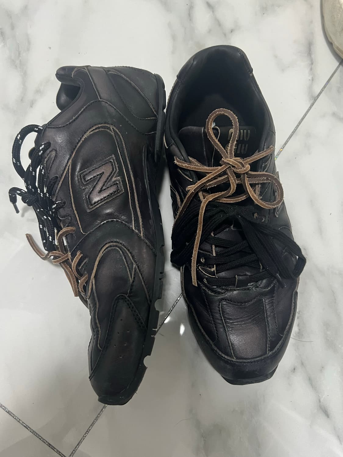 (백화점매장판)뉴발란스 x 미우미우 530 SL 블랙 레더 스니커즈 41 상품이미지3