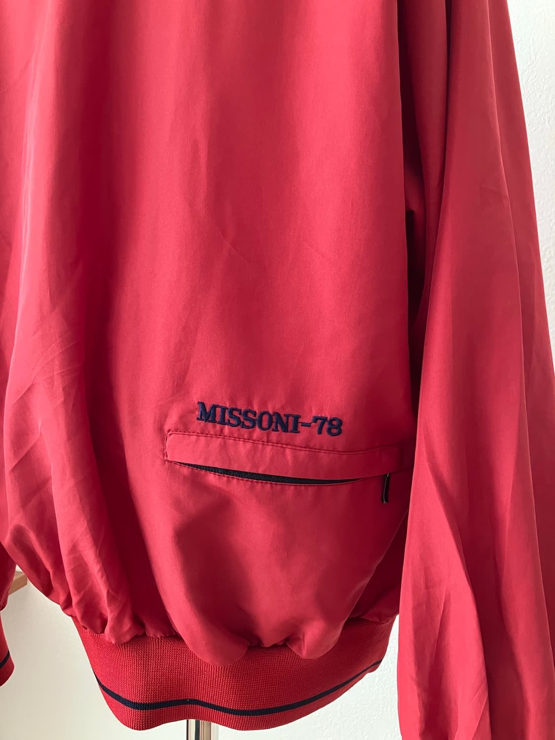 Missoni sport 미쏘니 올드스쿨 레드 브이넥 웜업탑 오버핏맨투맨 상품이미지4