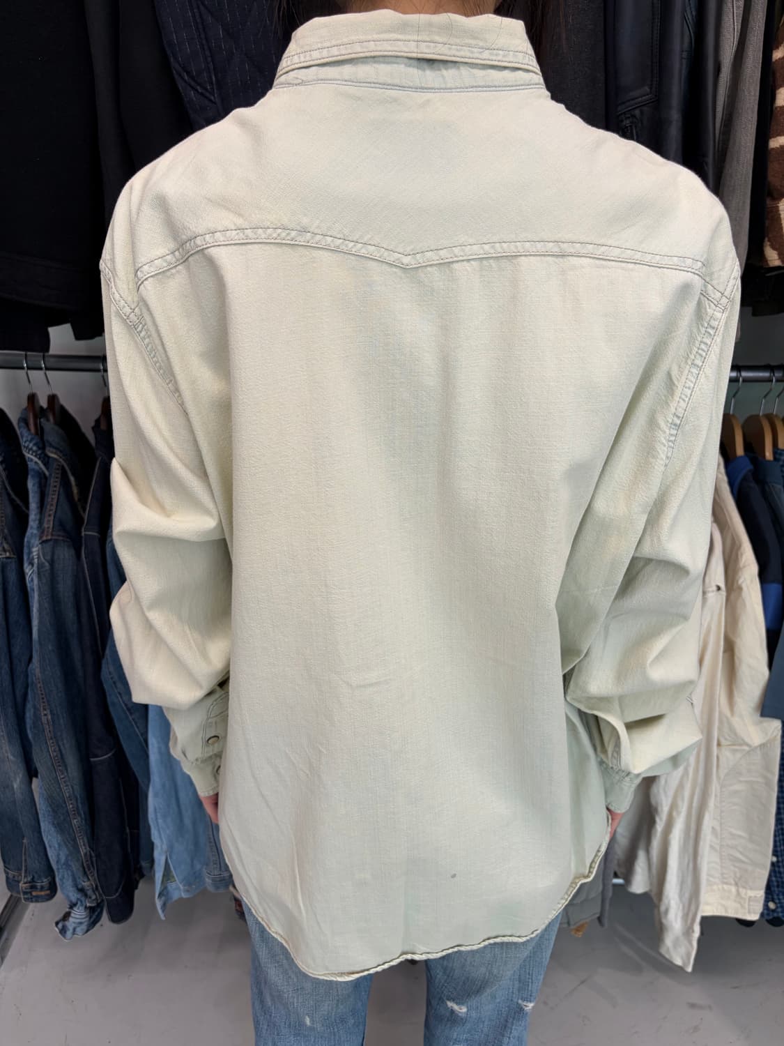 Bershka 에스닉 패턴 웨스턴 포켓 데님 셔츠  상품이미지3