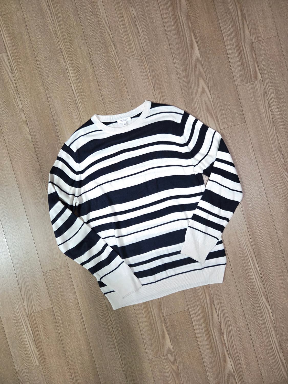 뷰티앤유스 스트라이프 패턴 라운드 니트 상품이미지3