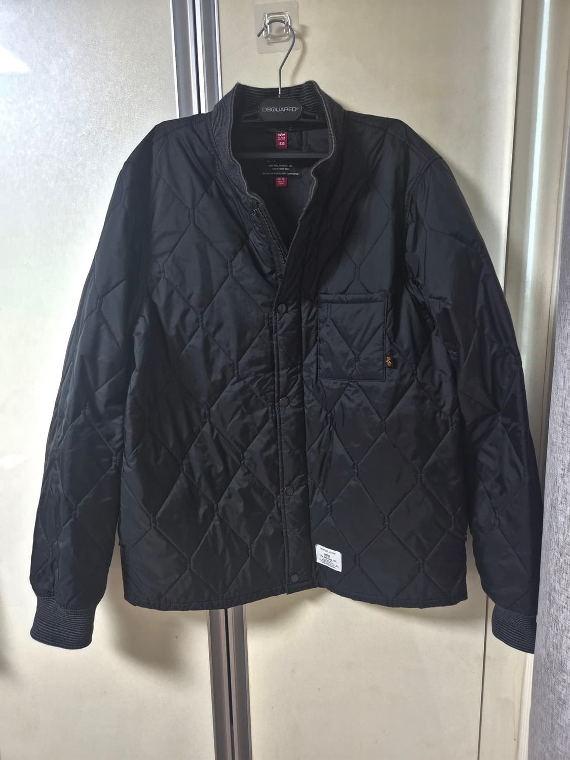 알파 인더스트리(Alpha Industries) 퀼팅 유틸리티 재킷으로, 상품이미지1