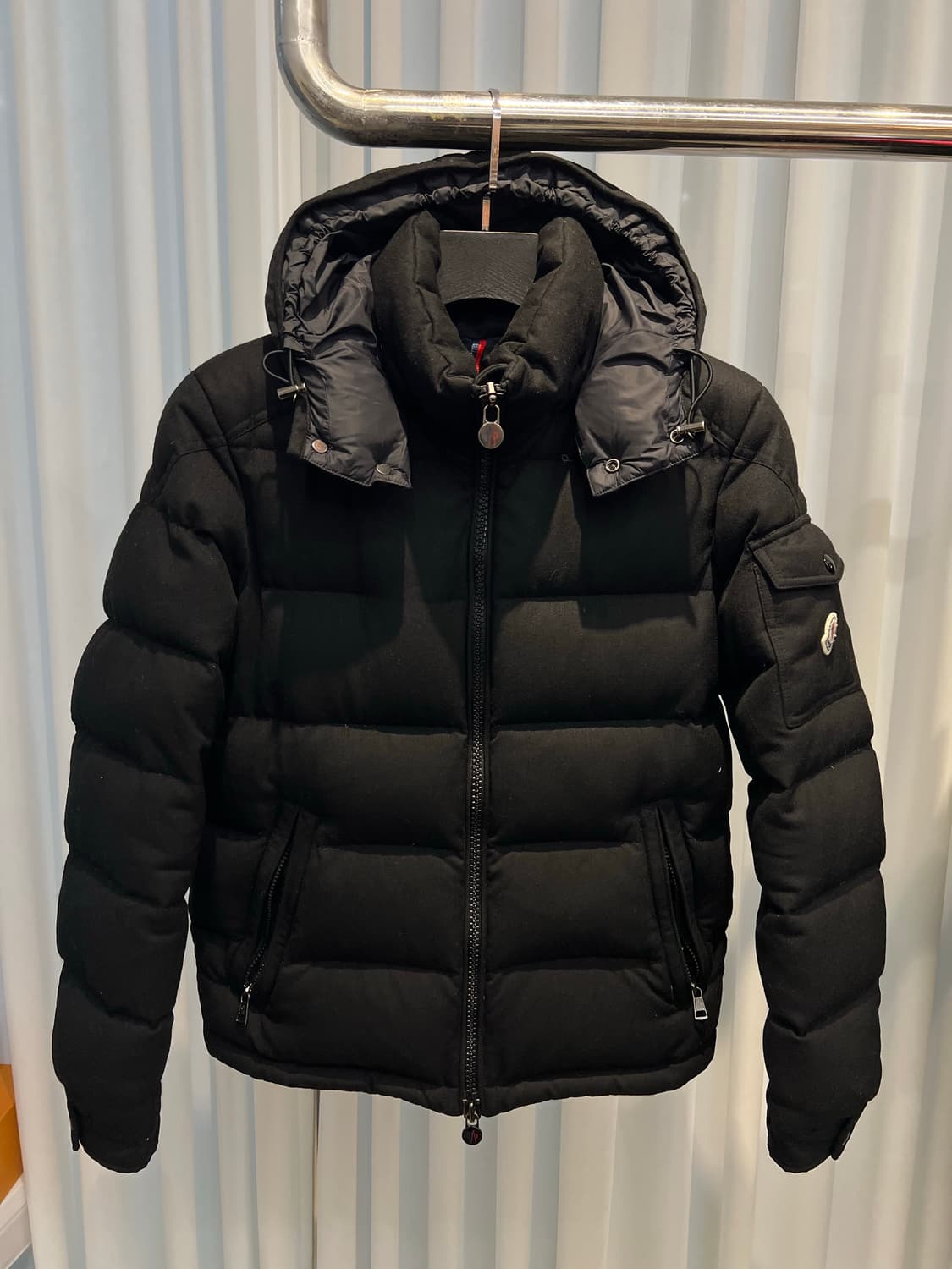 (2) 몽클레어 몽제네브르 남성 패딩 블랙 새상품급  상품이미지1