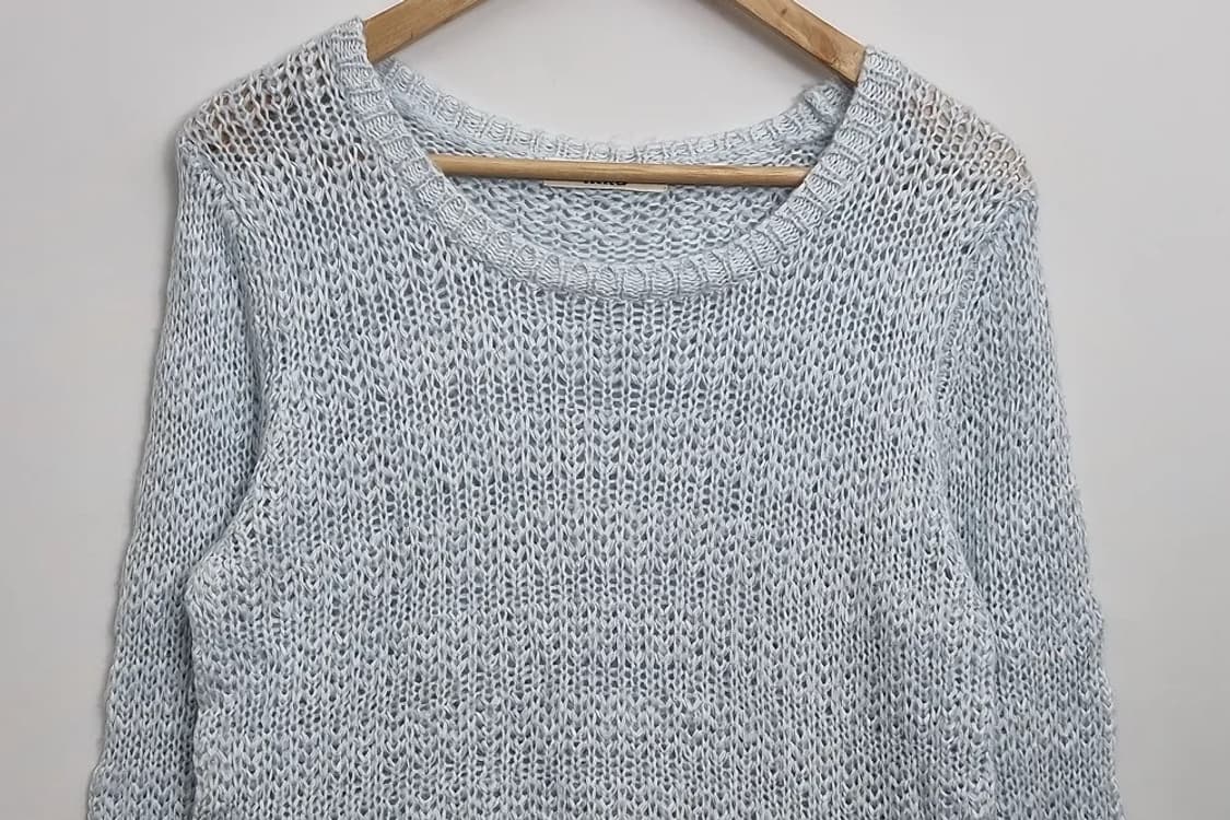 ikka  라이트 블루 펀칭 니트  상품이미지4