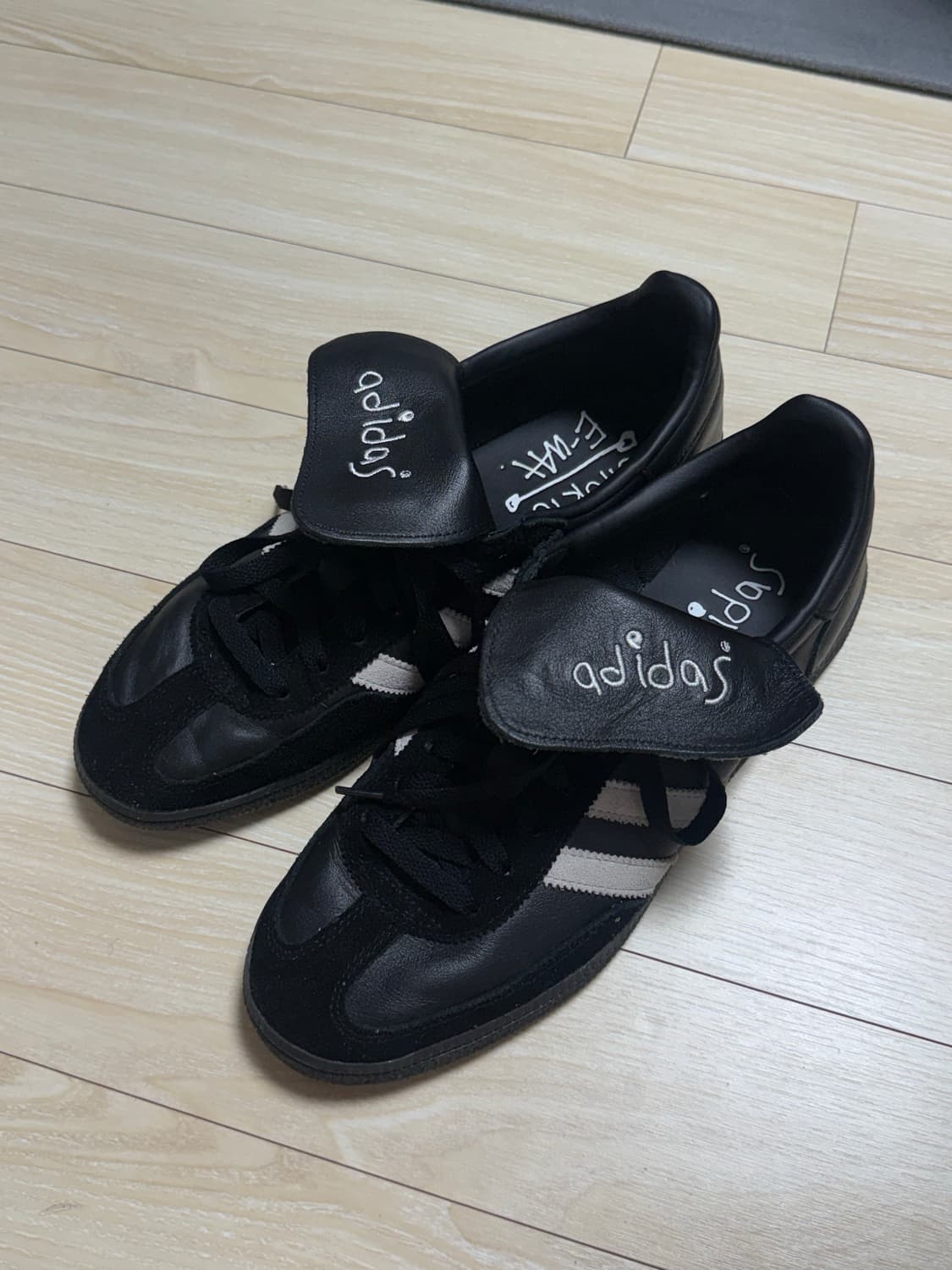 아디다스 스페지알 핸드볼 코어 블랙 클라우드 화이트 270 상품이미지1