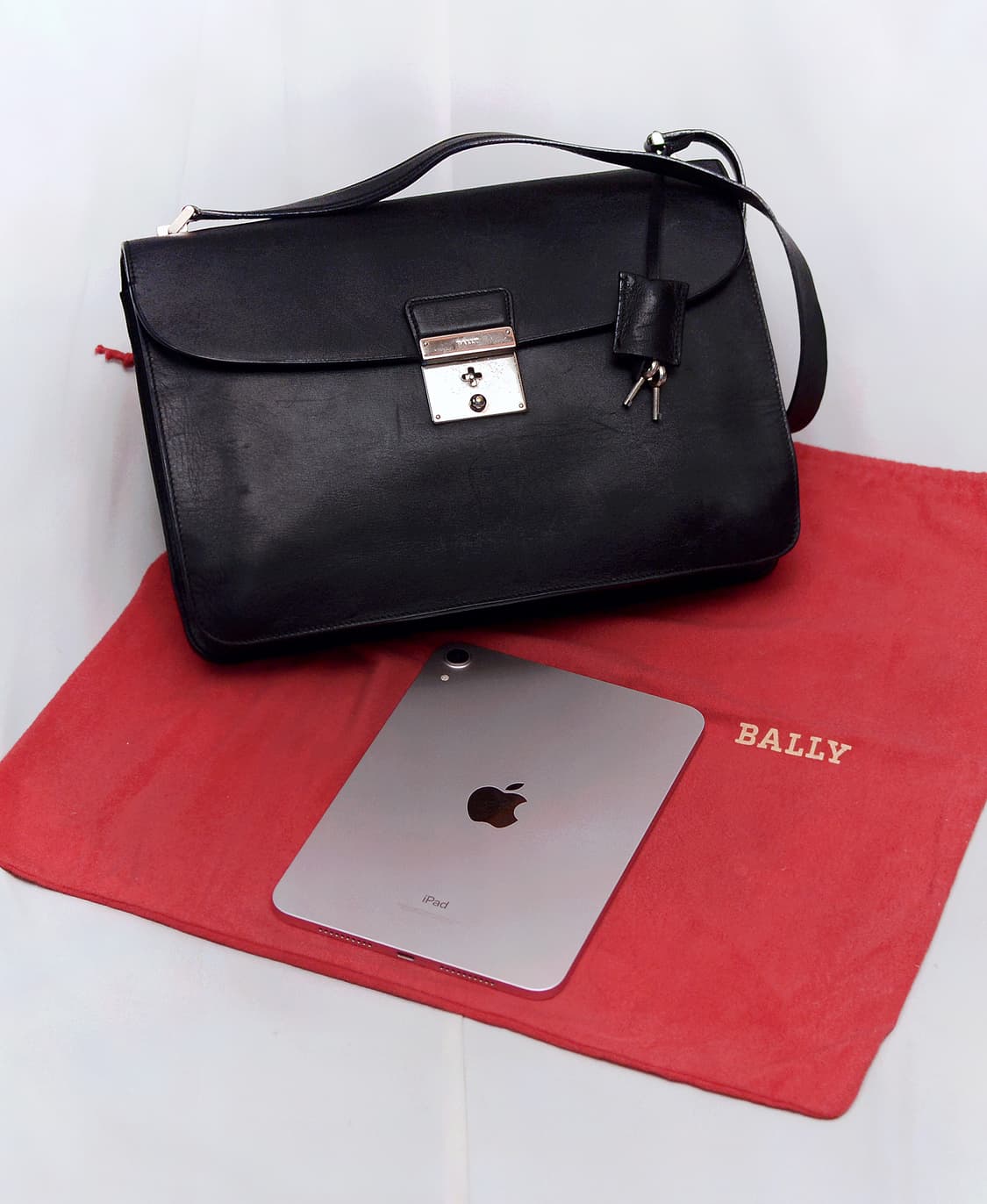 발리 (BALLY) 로아노 클래식 패드락 베지터블 레더 플랩 숄더백 상품이미지10