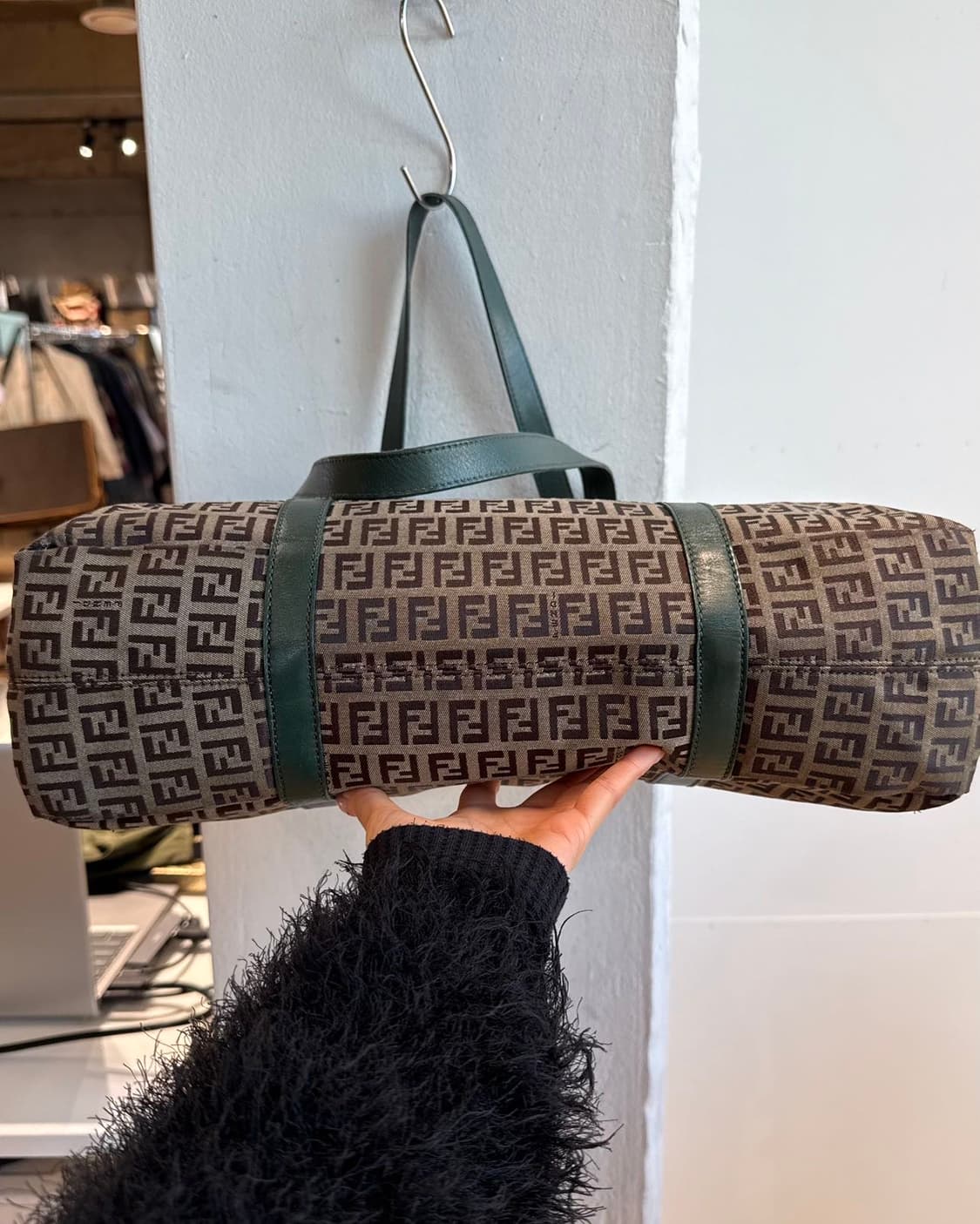 펜디 브라운 그린 주카 토트백  상품이미지8