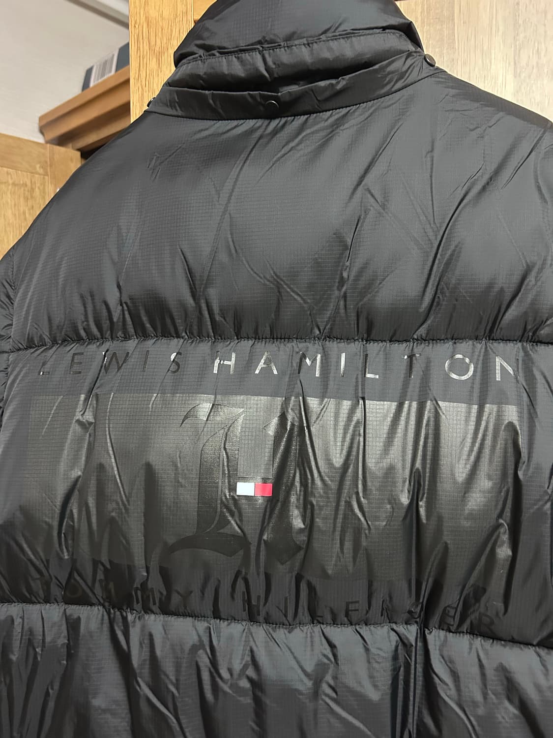 타미힐피거 X 루이스 해밀턴 2way 패딩 (조끼 변형 가능, M사이즈) 상품이미지6