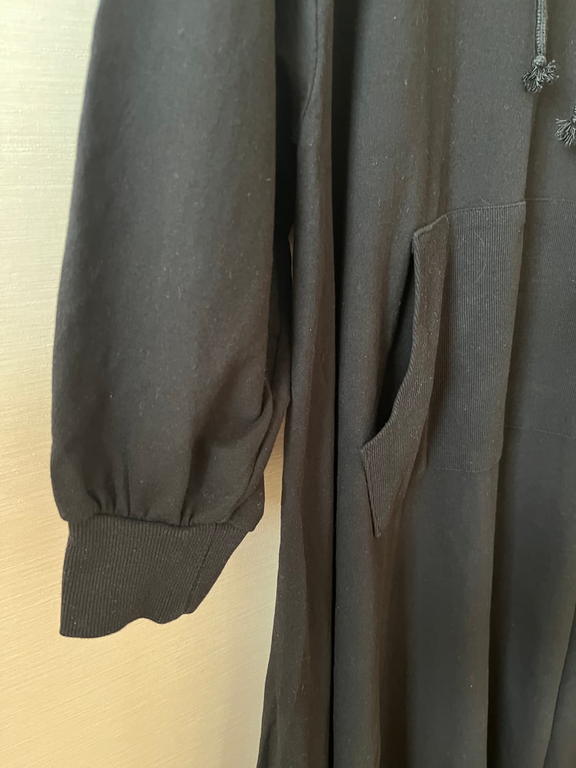 CUBE SUGAR 오버핏 면 블랙 후드 롱원피스 상품이미지3