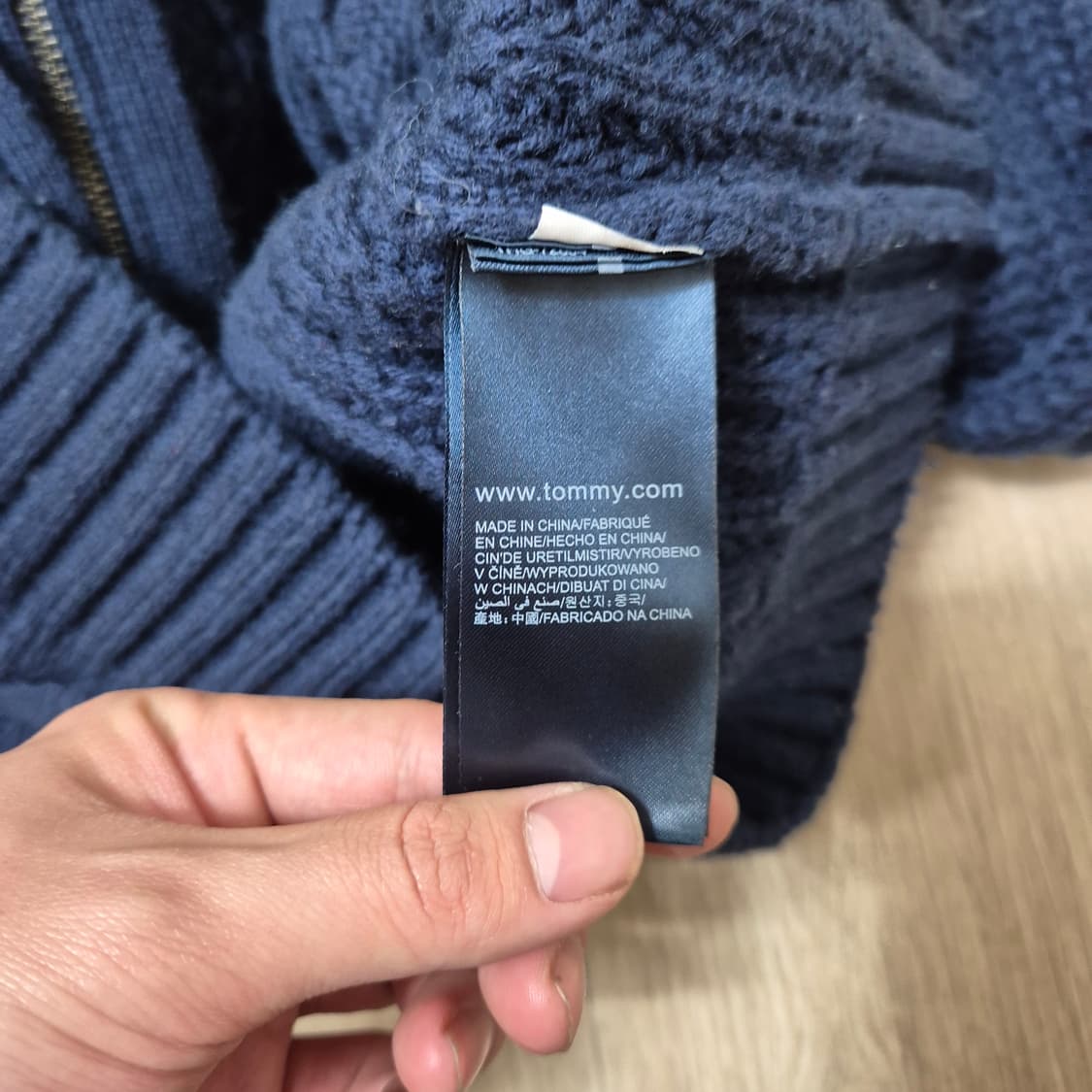 타미힐피거 데님 여성 꽈배기 니트집업 상품이미지6