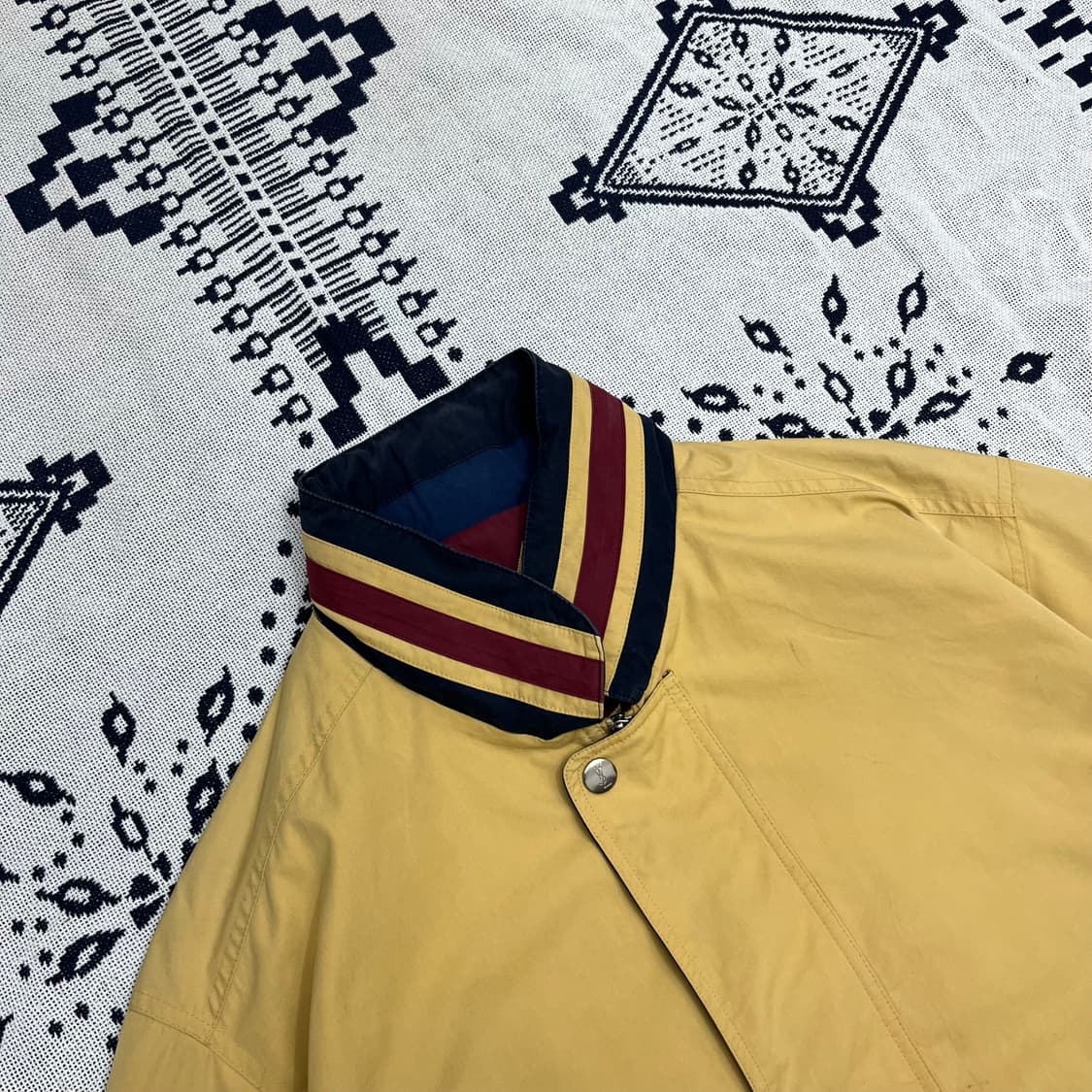 [L] 입생로랑 카라 배색 야상 자켓 상품이미지3