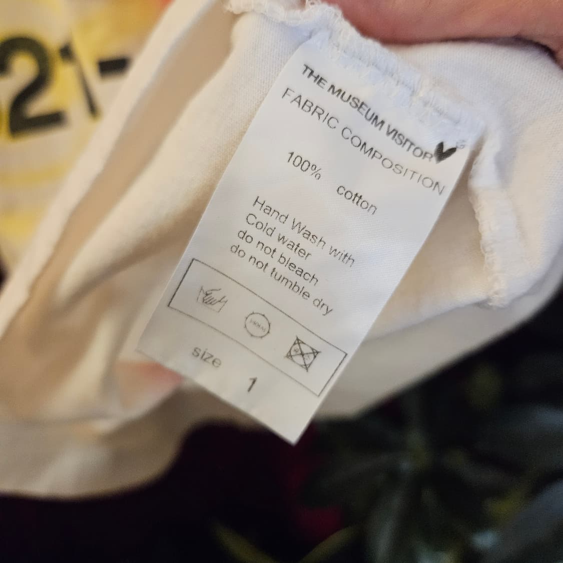 더뮤지엄비지터 하트 페인팅 반팔 티셔츠 1 size 상품이미지4