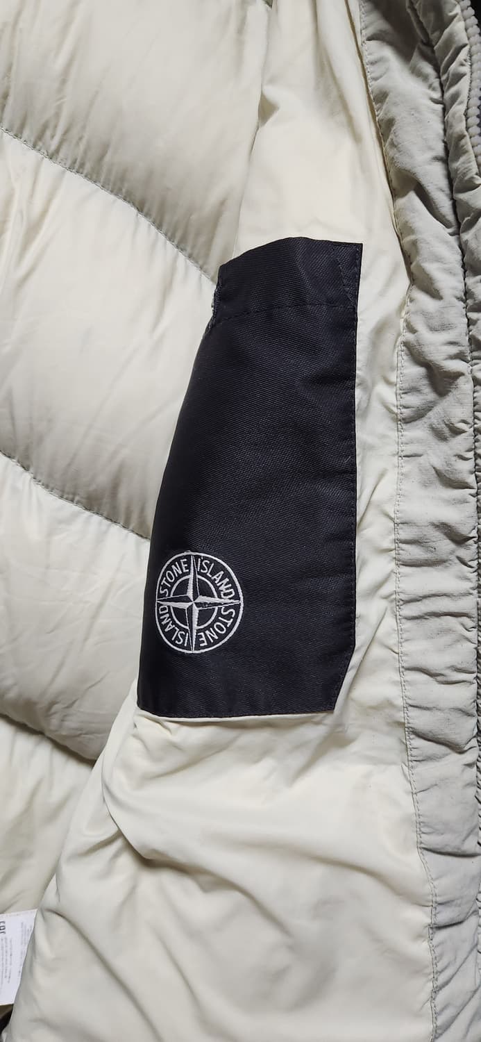스톤아일랜드 나일론 메탈 그레이 패딩 자켓 상품이미지9