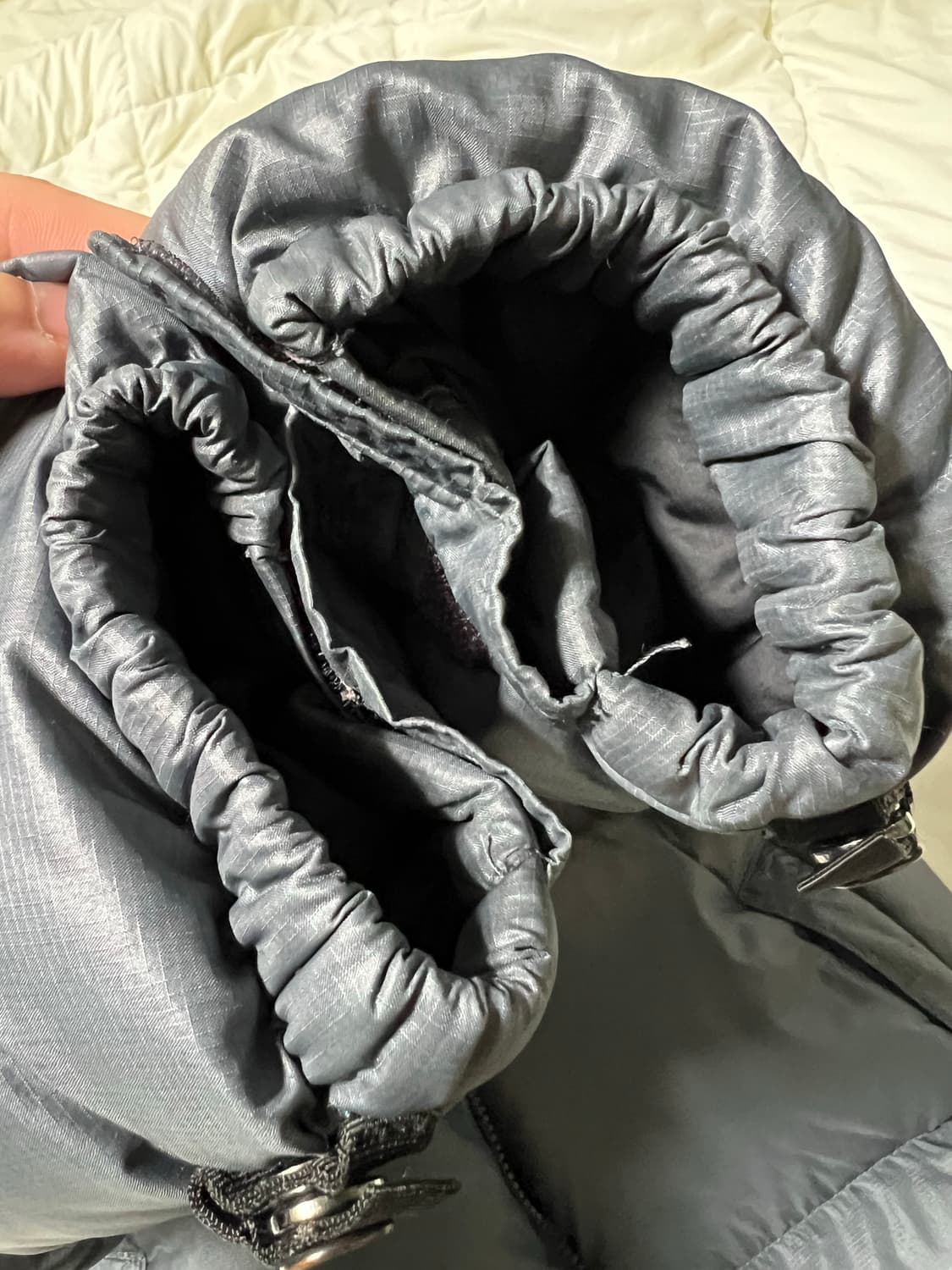 노스페이스 눕시 700 그레이 기리보이 착용 상품이미지5