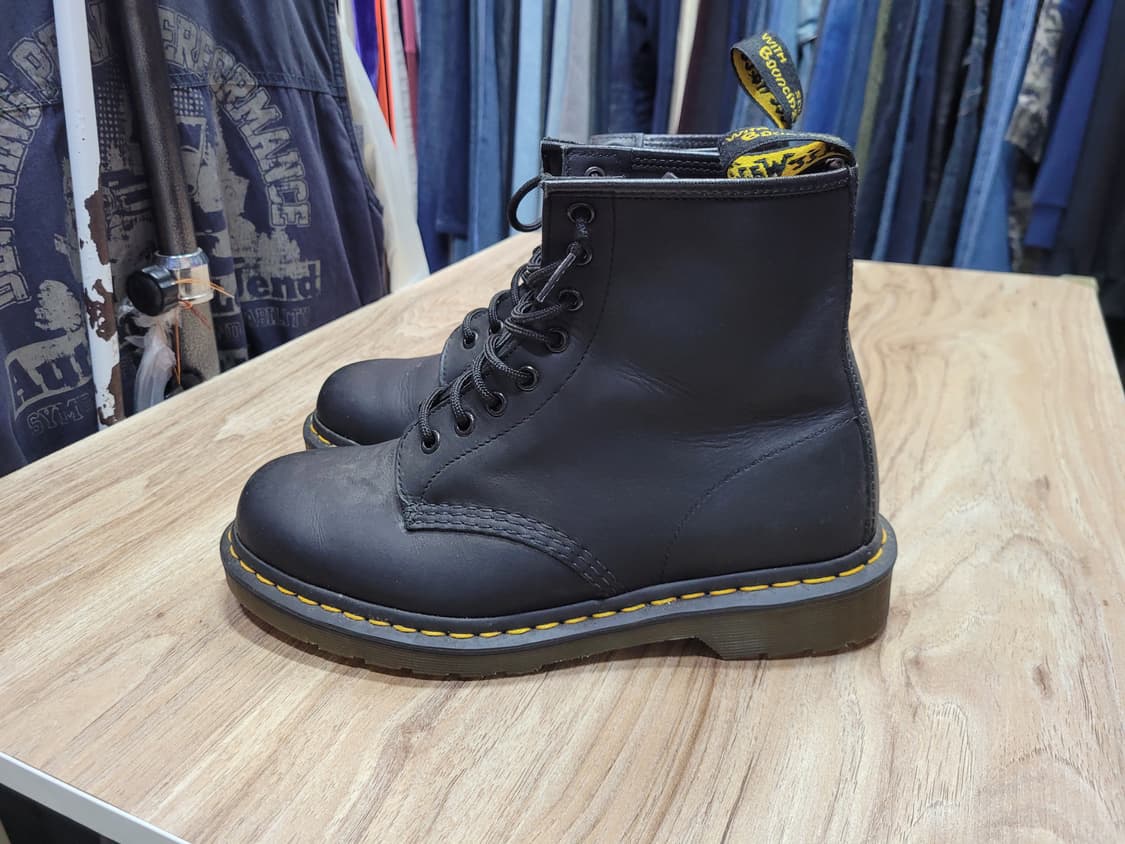Dr.martens 닥터마틴 1460 블랙 8홀 워커 부츠 상품이미지2