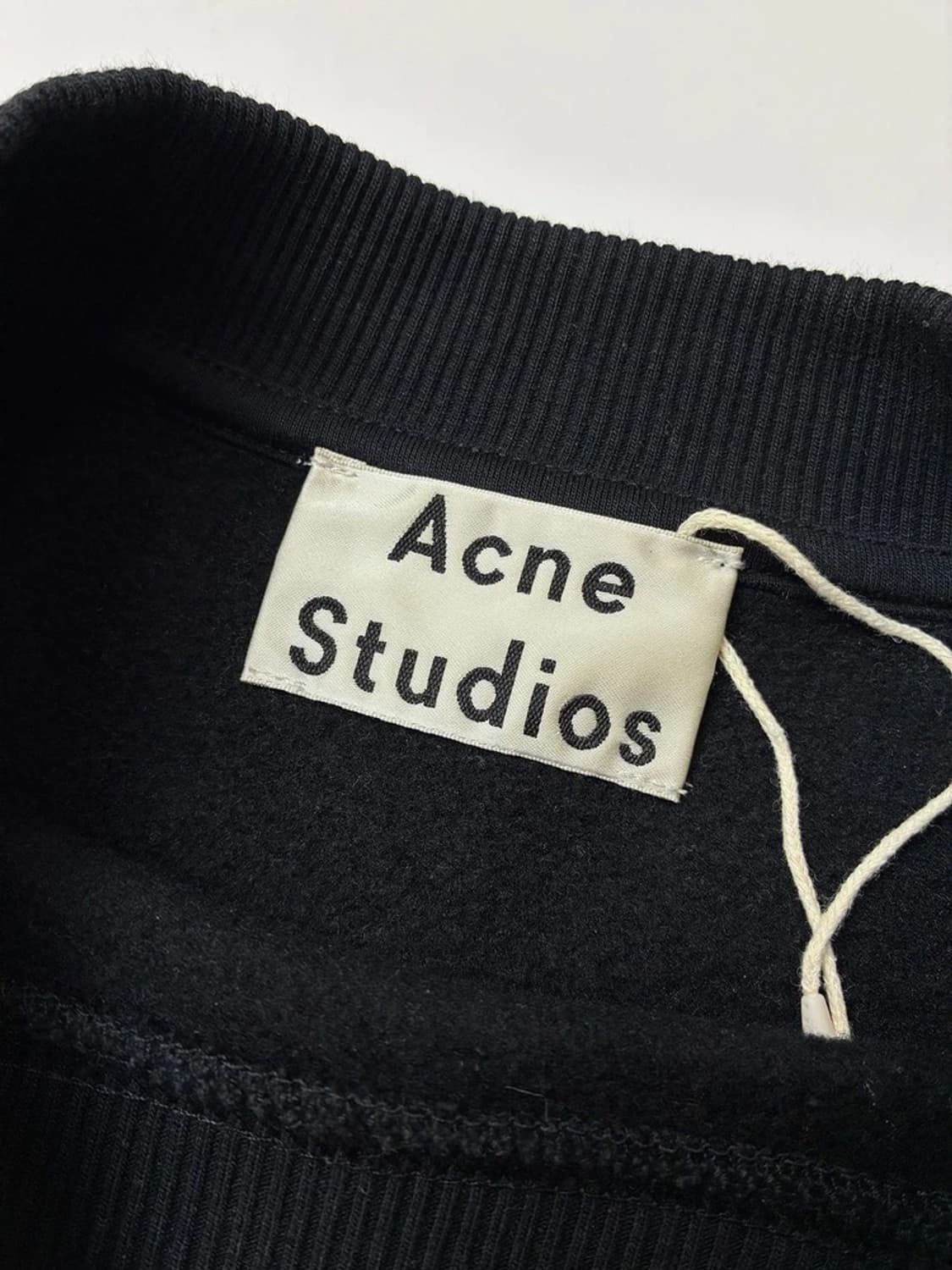 아크네스튜디오 버드플라워 벨벳 맨투맨 PN5172 상품이미지8