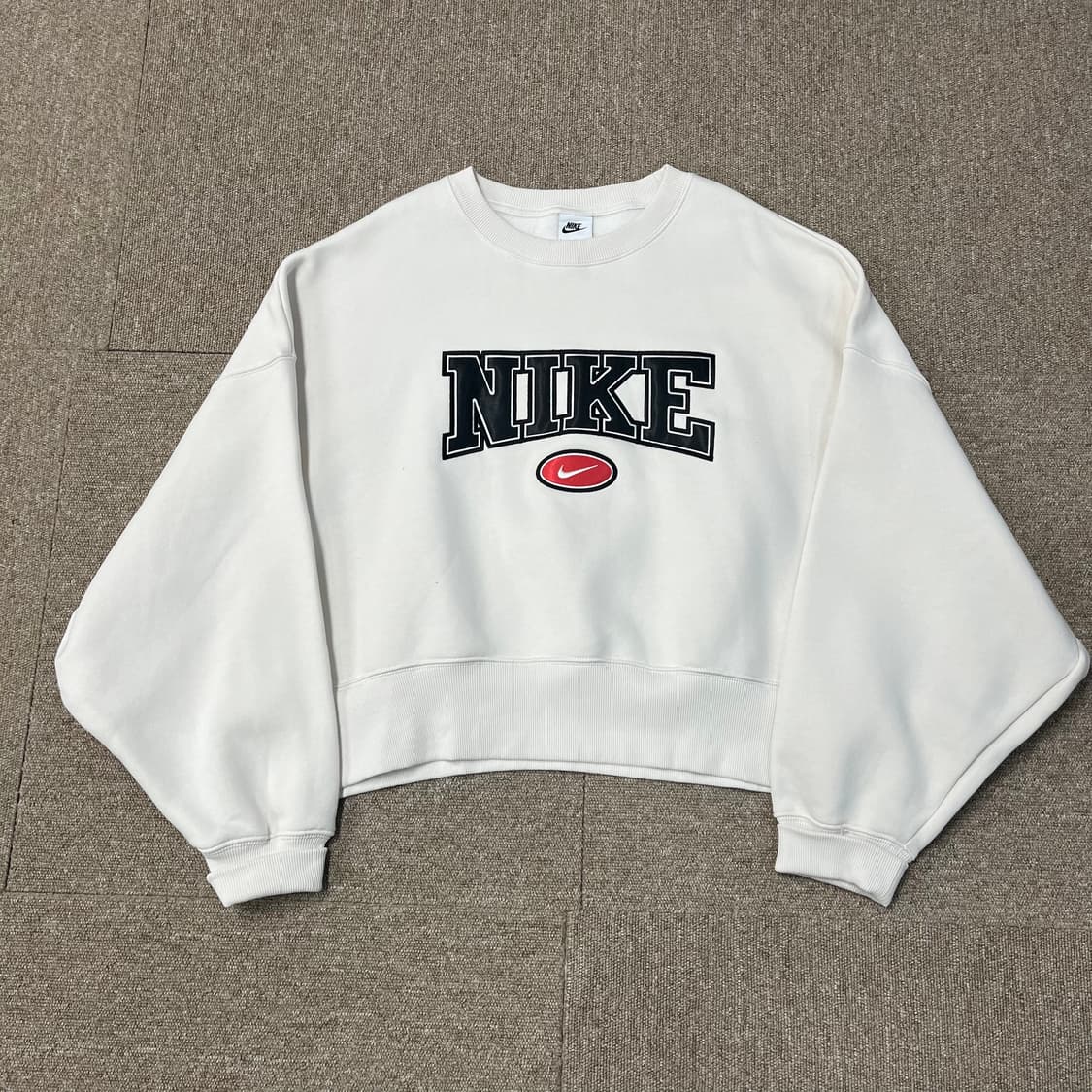 나이키 빅로고 맨투맨 상품이미지2