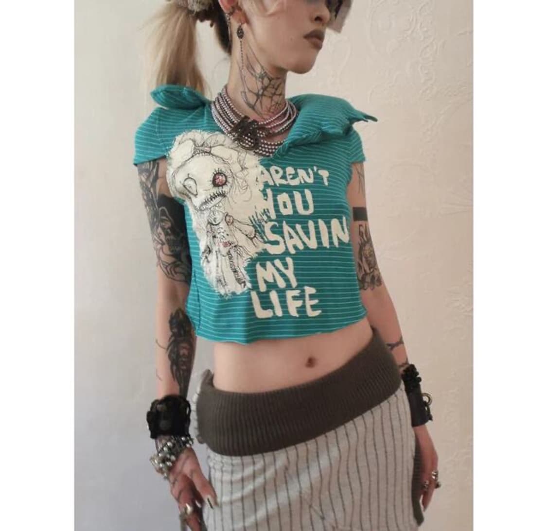 [WRONG SOLUTION] padded collar t-shirt 상품이미지1