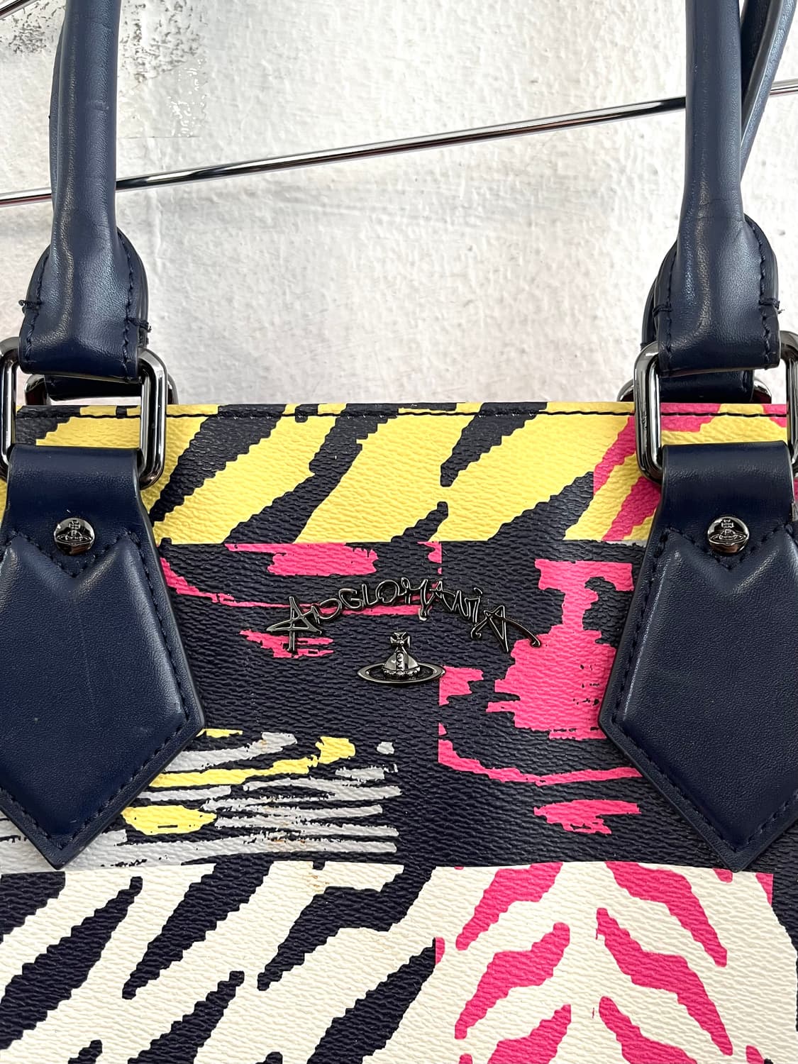 비비안웨스트우드 체크 숄더백 상품이미지3