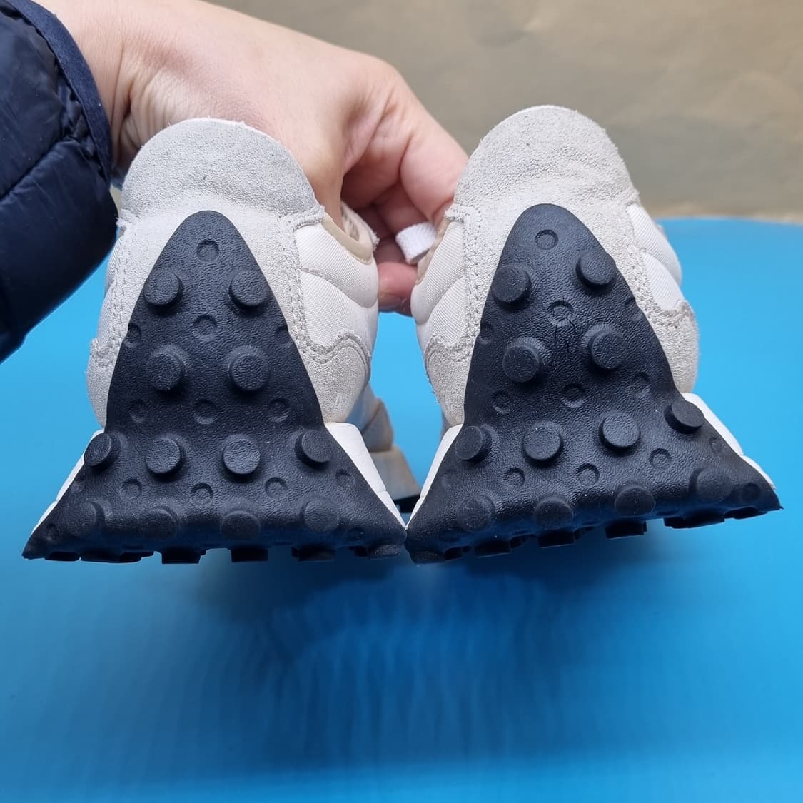 뉴발란스 327 시솔트 운동화220 상품이미지4