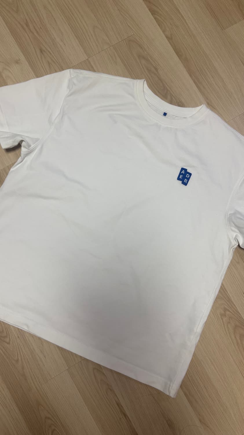 아더에러 시그니피컨트 TRS/BL 태그티셔츠 오프화이트 s 상품이미지3