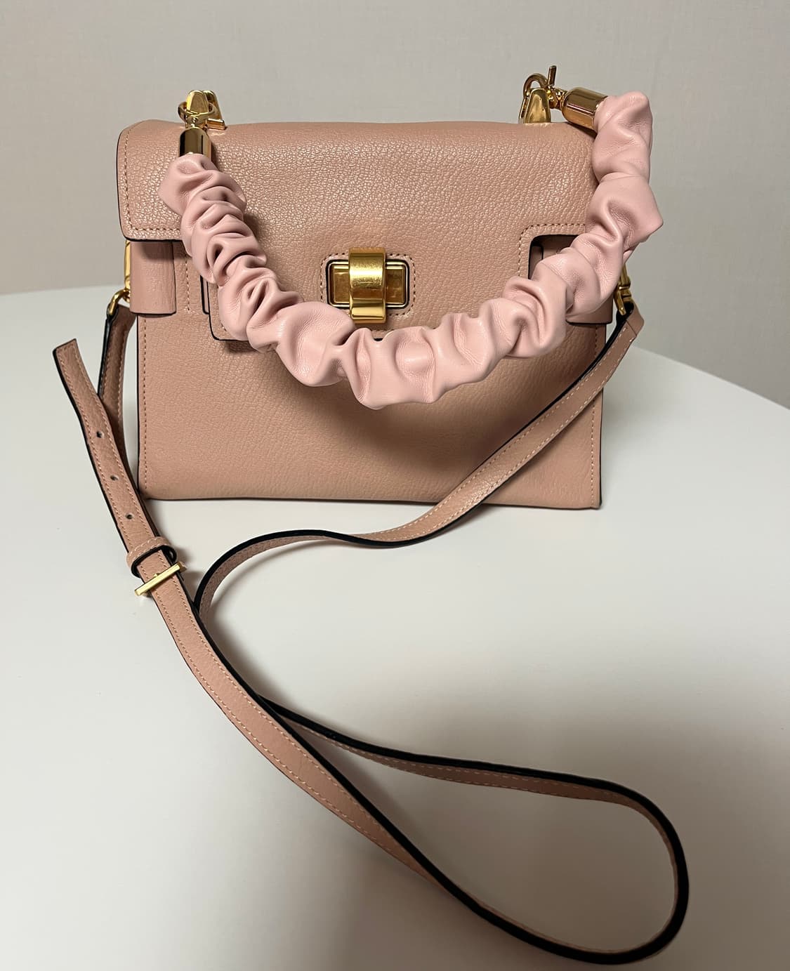 정품 미우미우 탑핸들 숄더백 상품이미지10