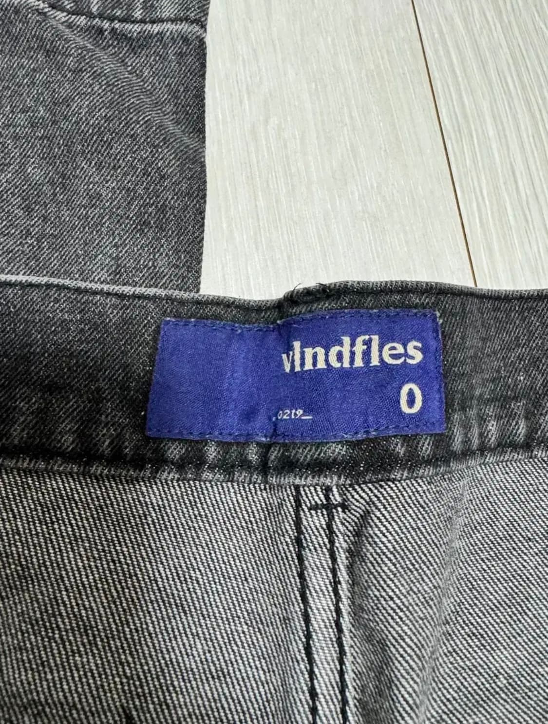 블라인드파일즈 블랙 페인팅 데님 상품이미지3