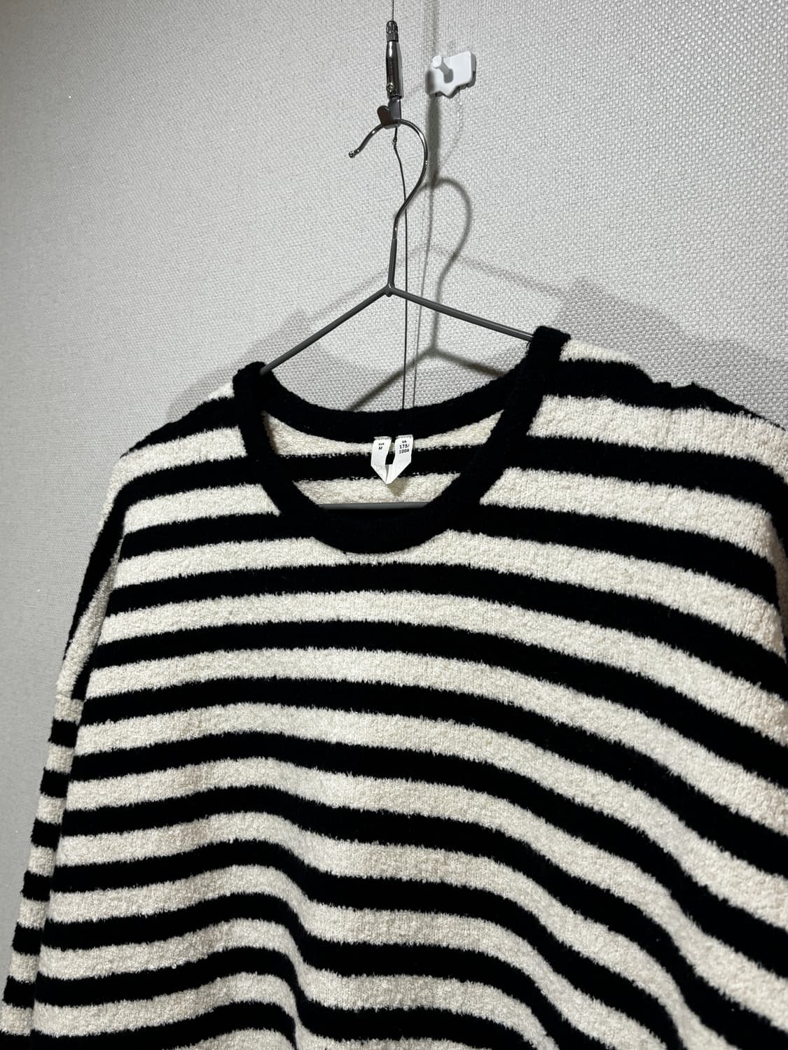 택포/S급) ARKET 릴랙스드 스트라이프 테리 니트 스웨터 상품이미지4