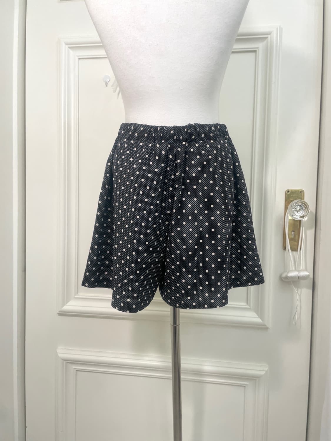 black beige dot button banding mini pant 상품이미지4