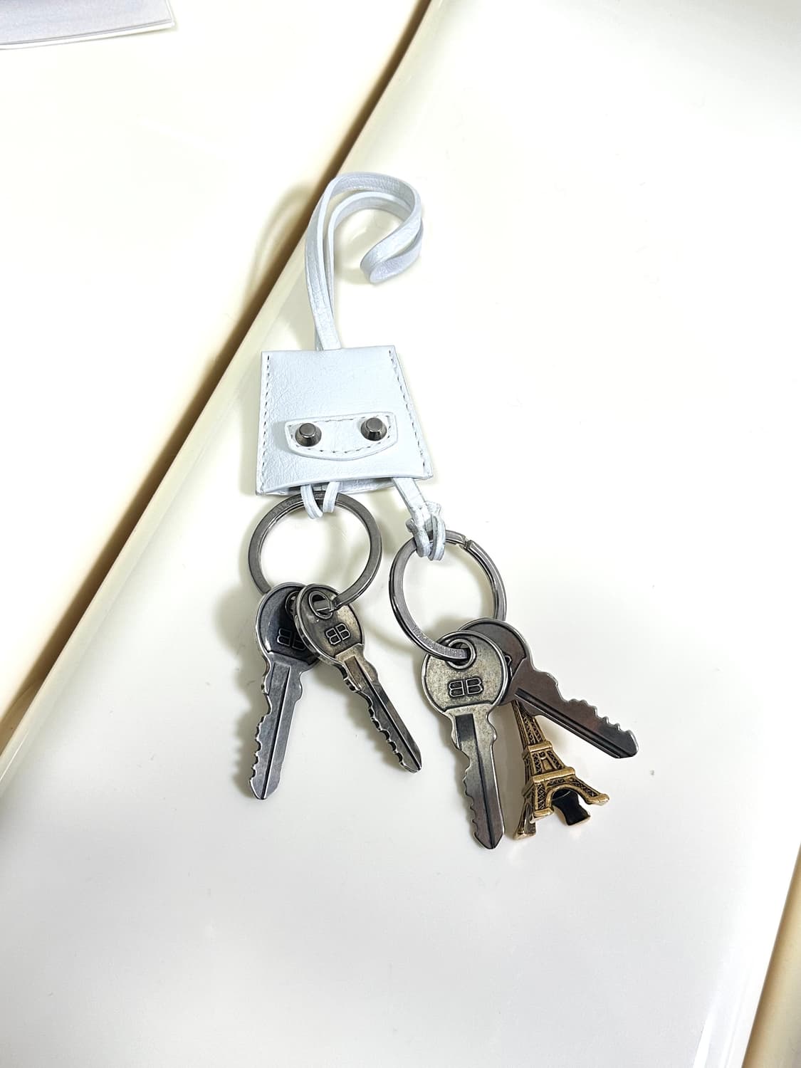 [정품] 발렌시아가 에펠 백참 키링 상품이미지3