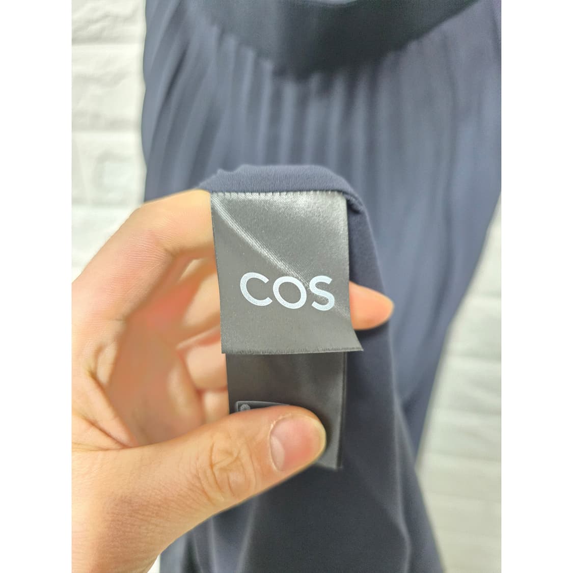 택포// 코스 COS 플리츠 밴딩 롱 스커트 네이비 26인치 상품이미지3