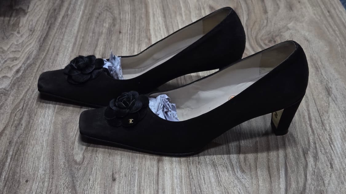 샤넬 까멜리아 스웨이드 플라워 장식 펌프스힐 상품이미지2