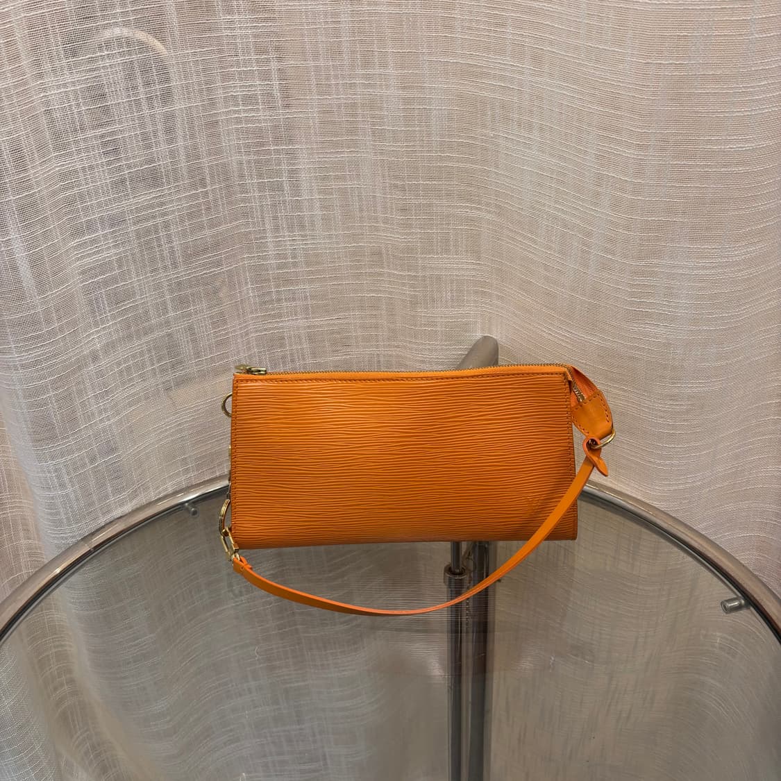 정품 루이비통 에삐 포쉐트 악세수아 파우치 숄더백     상품이미지1