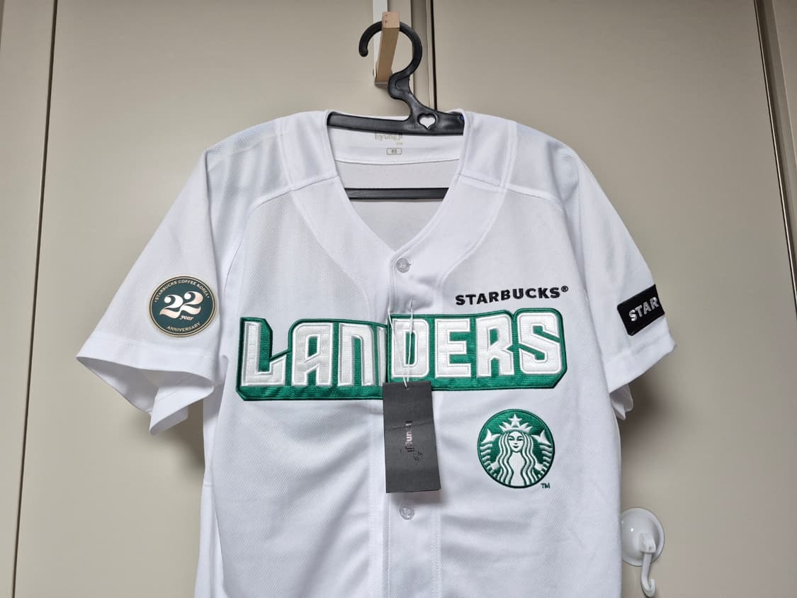 SSG 랜더스 스타벅스 에디션 유니폼 95사이즈 새상품 상품이미지2