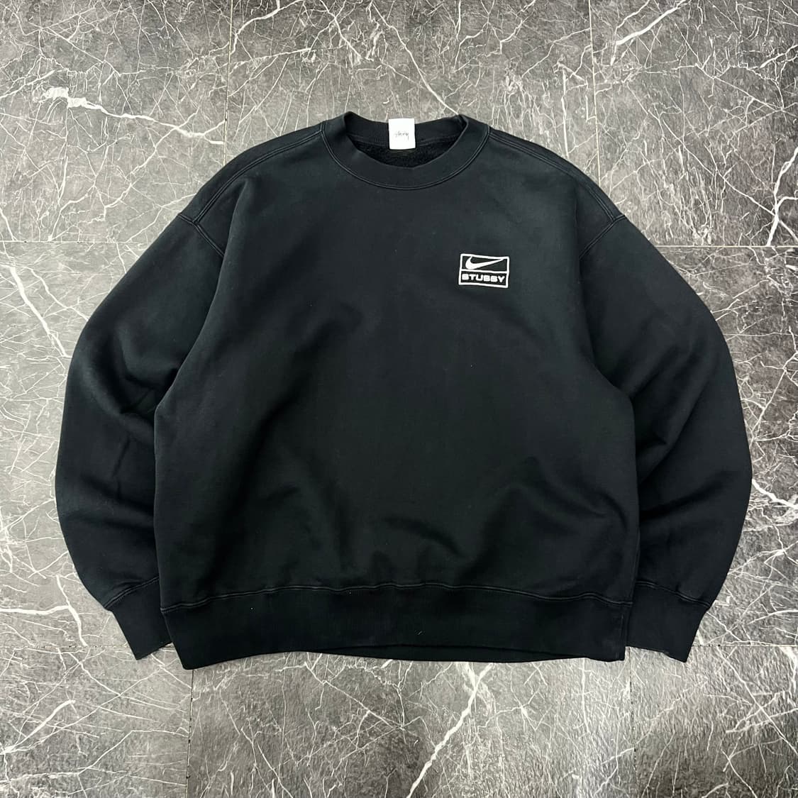 나이키 x 스투시 NRG 워시드 플리스 크루넥 맨투맨 블랙 상품이미지1