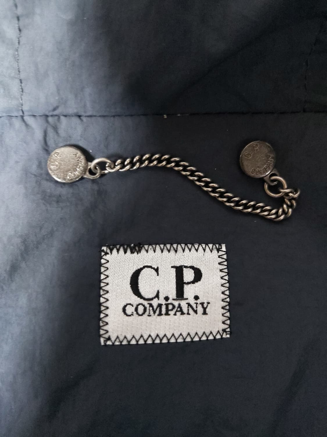 CP컴퍼니 고글 다운 후드 베스트 (105) 상품이미지7