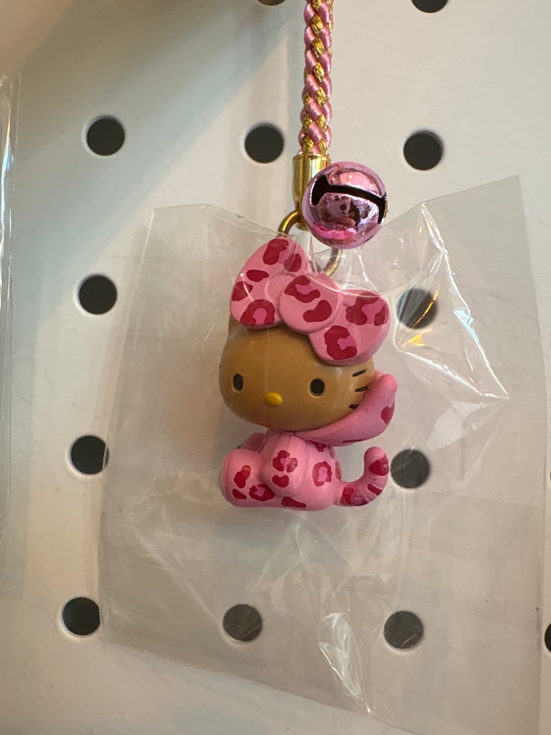 헬로키티 오사카 태닝키티 방울 스트랩 상품이미지2