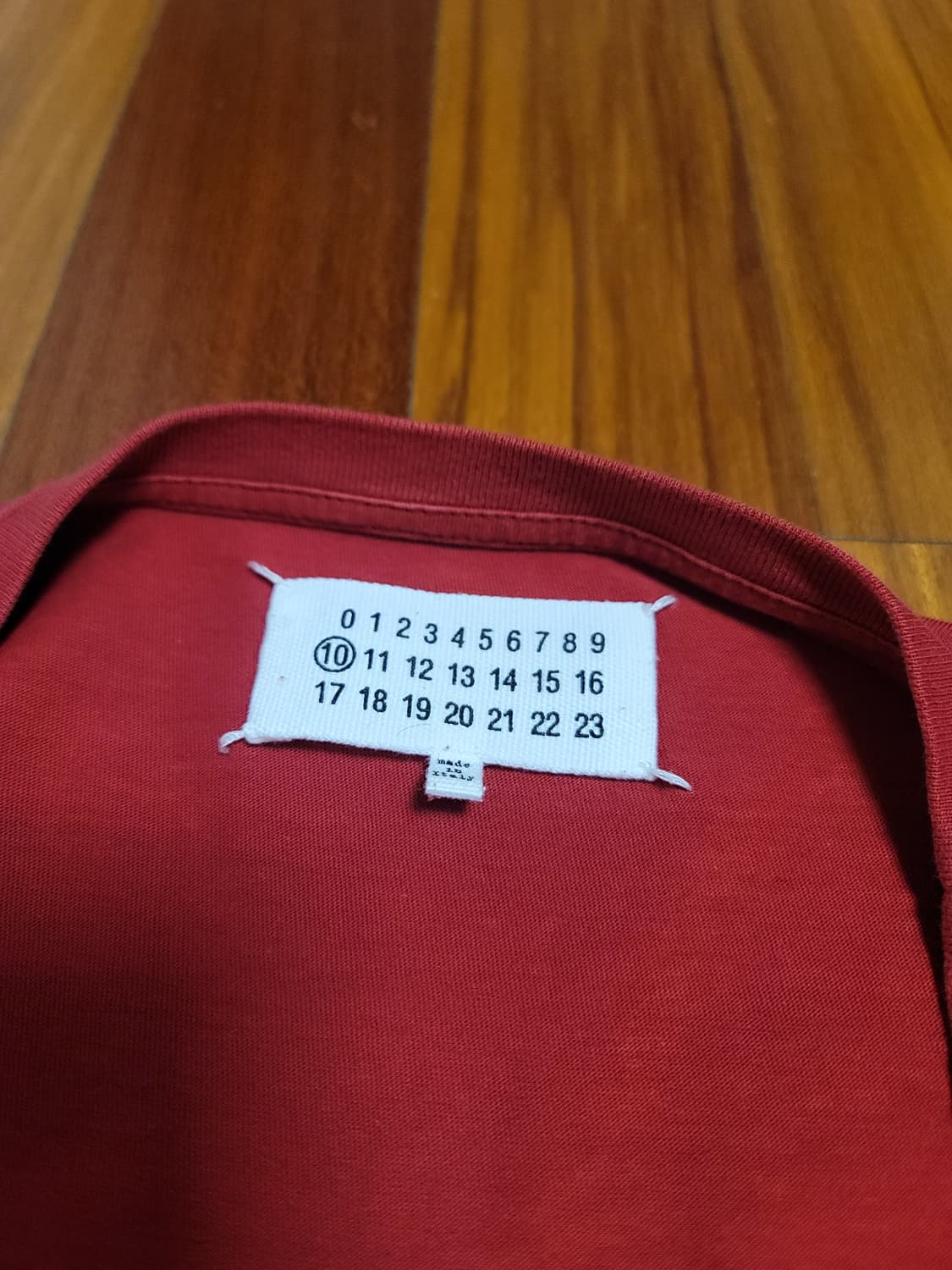 마르지엘라 버건디 티셔츠 상품이미지3